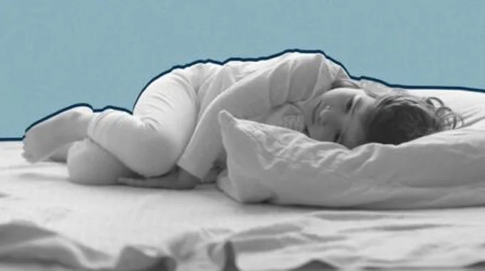 فتح فم الطفل أثناء النوم: الأسباب والمخاطر